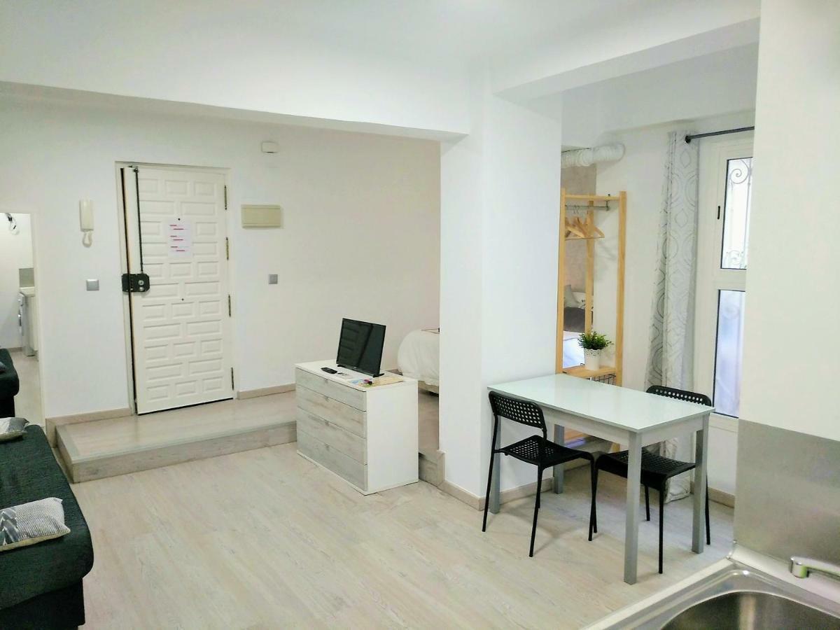 Apartament Cosy Loft In Malaga Historical Centre Zewnętrze zdjęcie