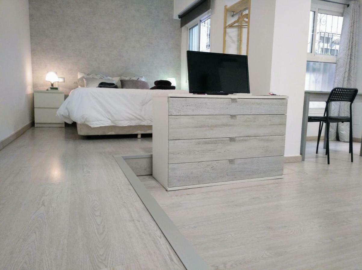 Apartament Cosy Loft In Malaga Historical Centre Zewnętrze zdjęcie